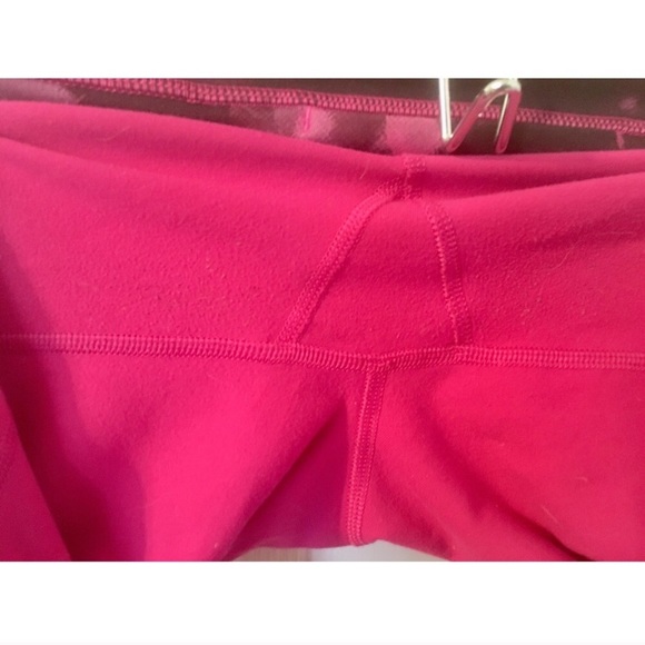 Lululemon 🍋🍋 Raspberry Wunder Under - Picture 4 of 4